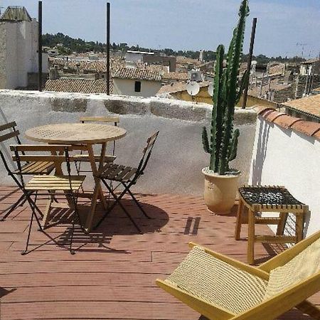 Appartement Avec Terrasse Panoramique Au Coeur De Nîmes Exterior foto