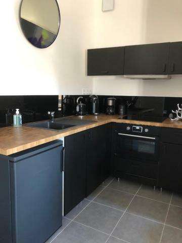 Appartement Avec Terrasse Panoramique Au Coeur De Nîmes Exterior foto